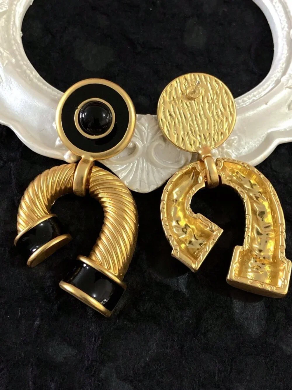 Elegant Women's Enamel Niche Designed  Horseshoe High-End Earrings